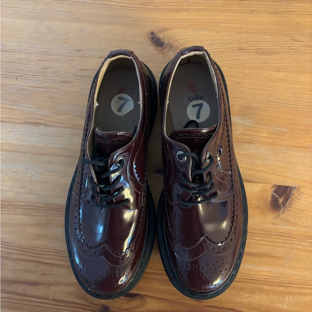 Kylie Women's Burgundy Oxford Saddle Shoes